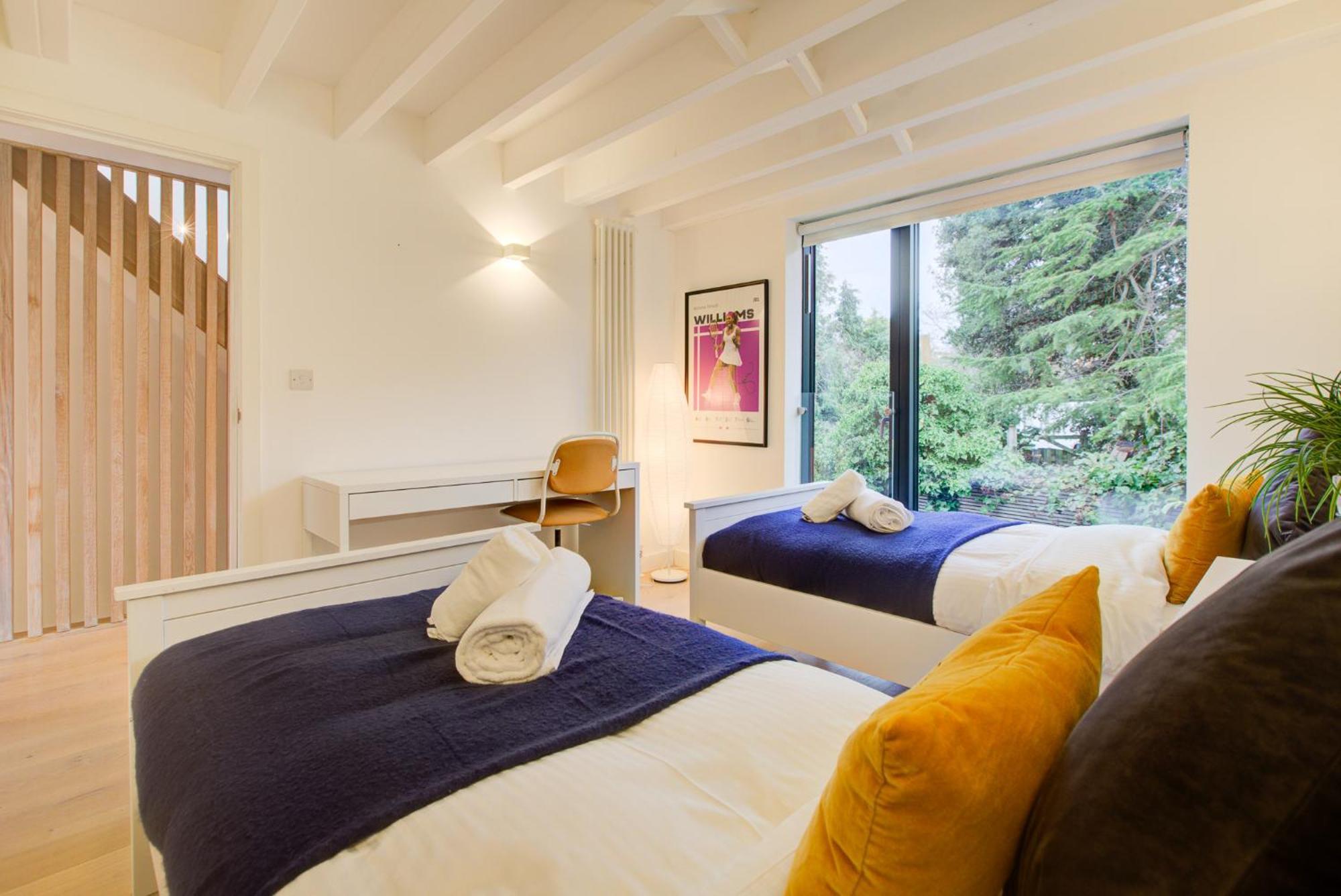 Neoteric Home Wimbledon Village ลอนดอน ภายนอก รูปภาพ