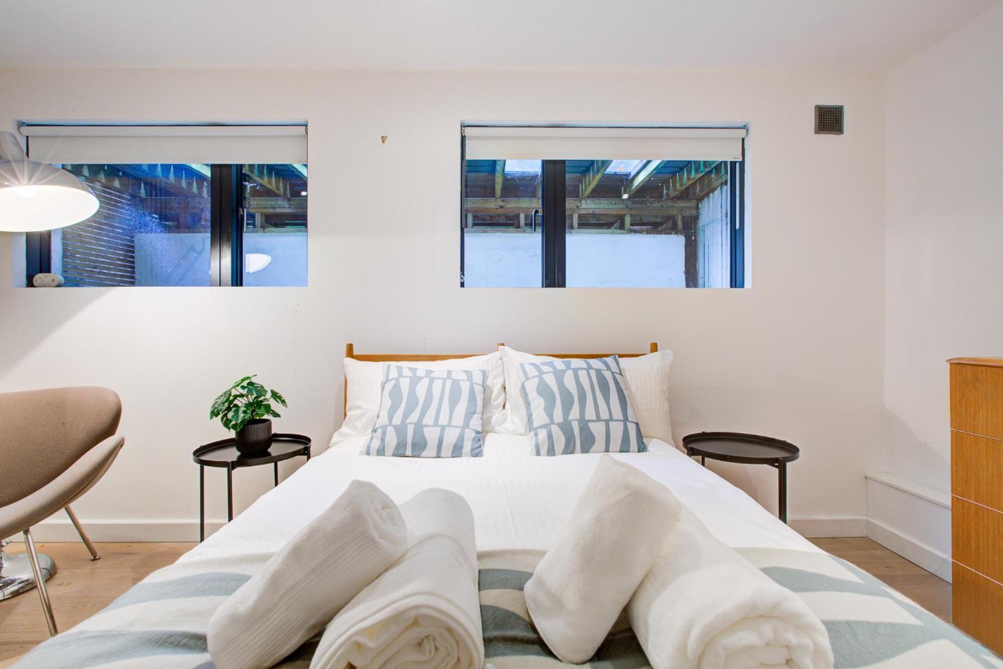 Neoteric Home Wimbledon Village ลอนดอน ภายนอก รูปภาพ