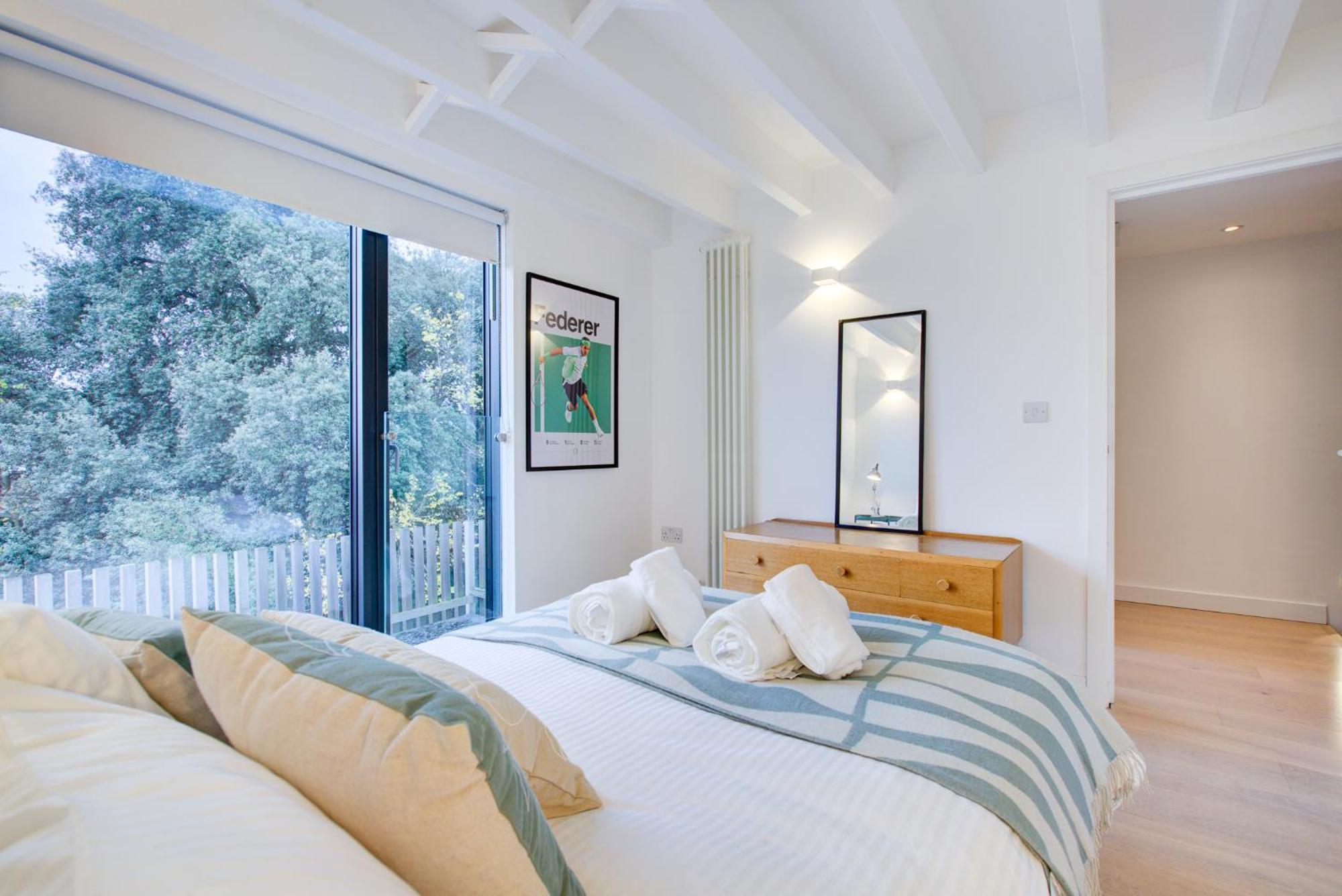 Neoteric Home Wimbledon Village ลอนดอน ภายนอก รูปภาพ