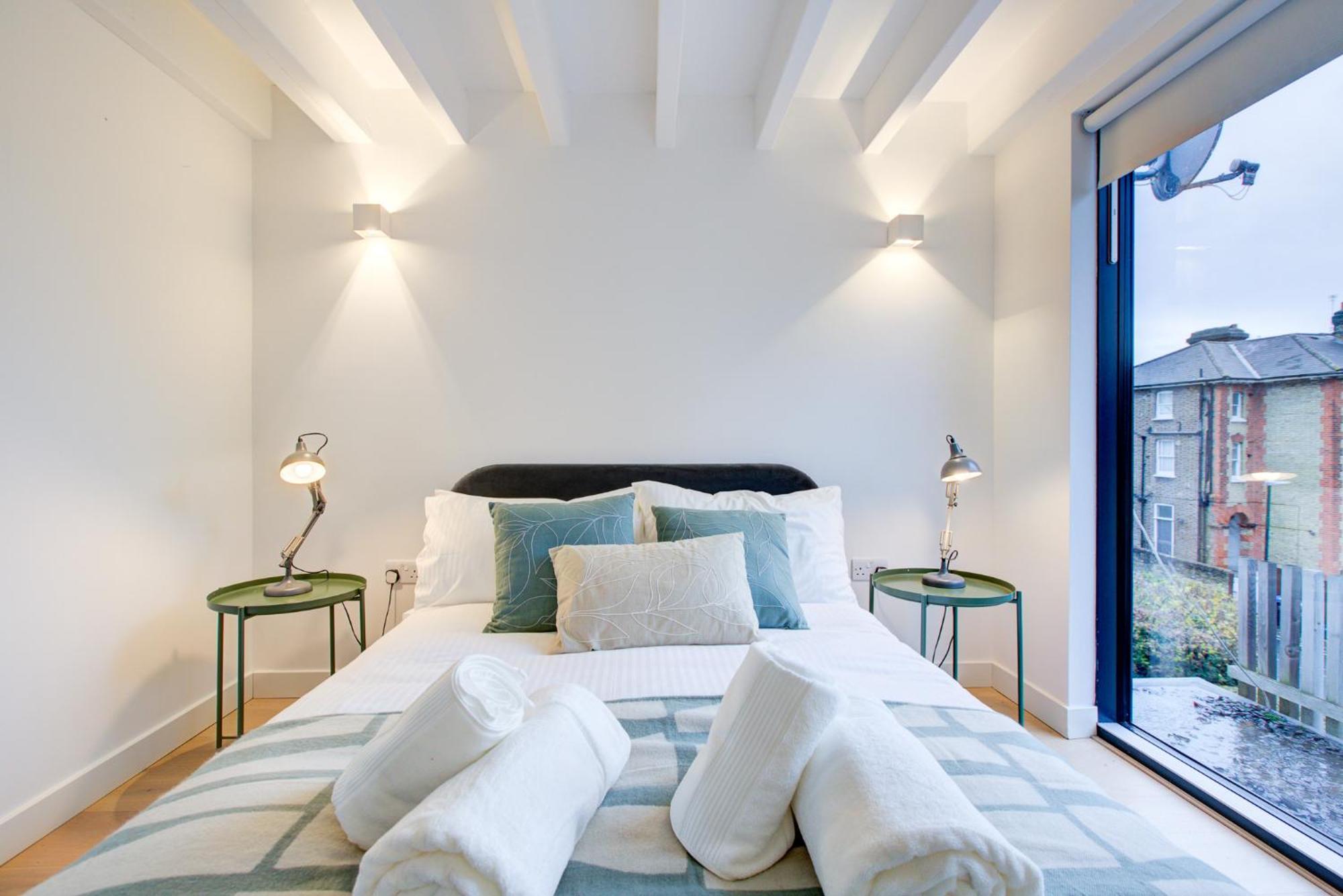 Neoteric Home Wimbledon Village ลอนดอน ภายนอก รูปภาพ