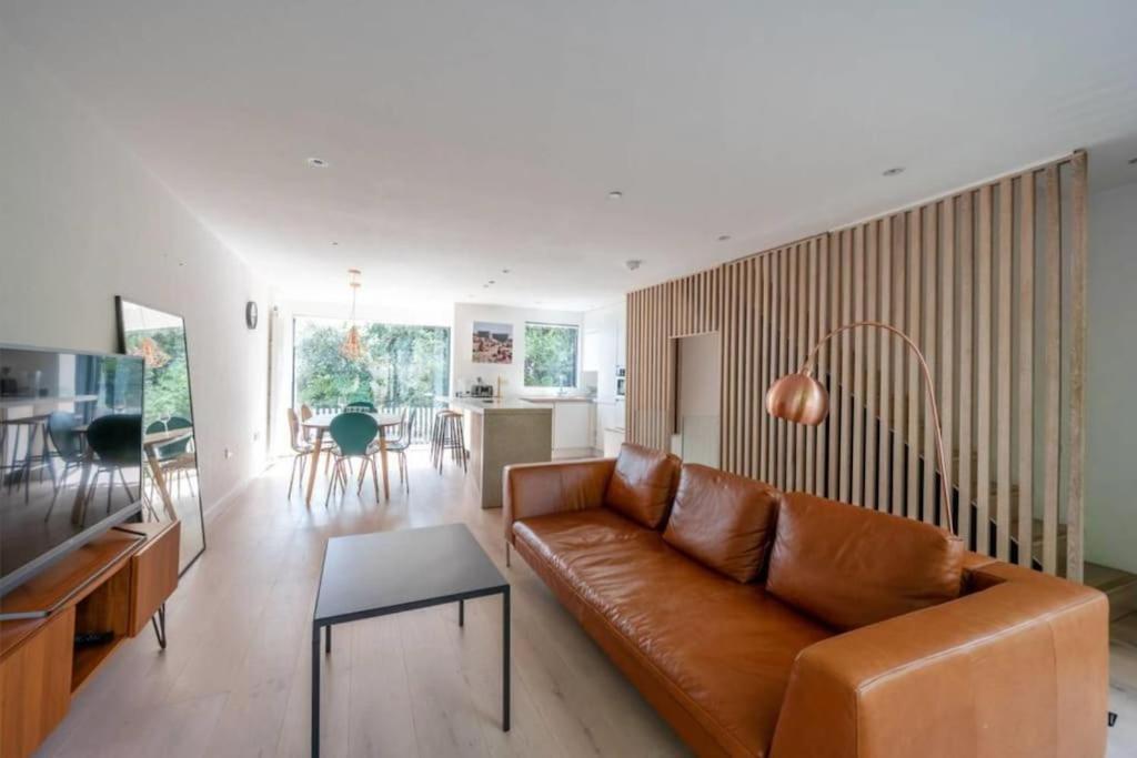 Neoteric Home Wimbledon Village ลอนดอน ภายนอก รูปภาพ
